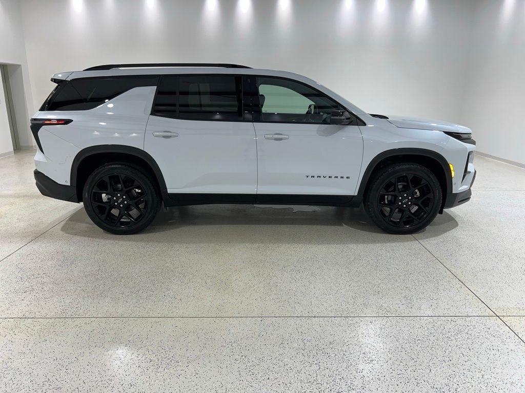new 2026 Chevrolet Traverse car, priced at $58,650