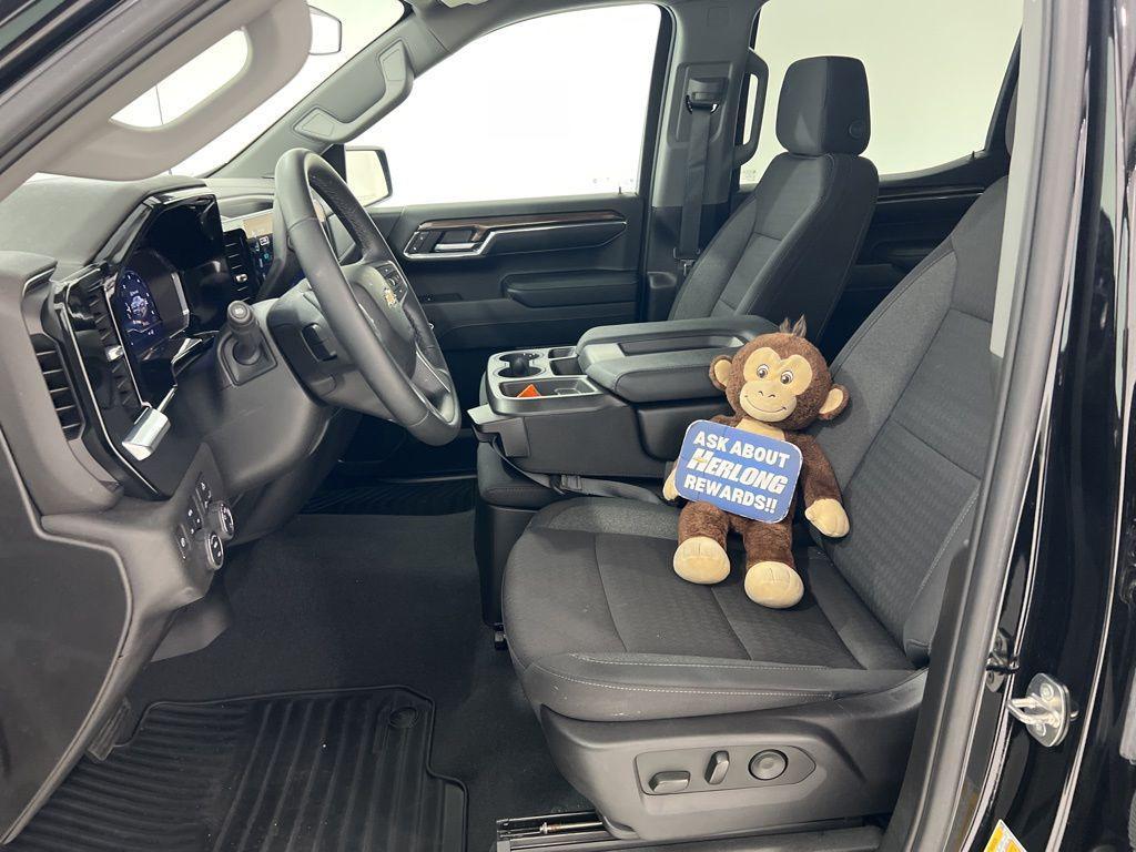 new 2024 Chevrolet Silverado 1500 car, priced at $46,880