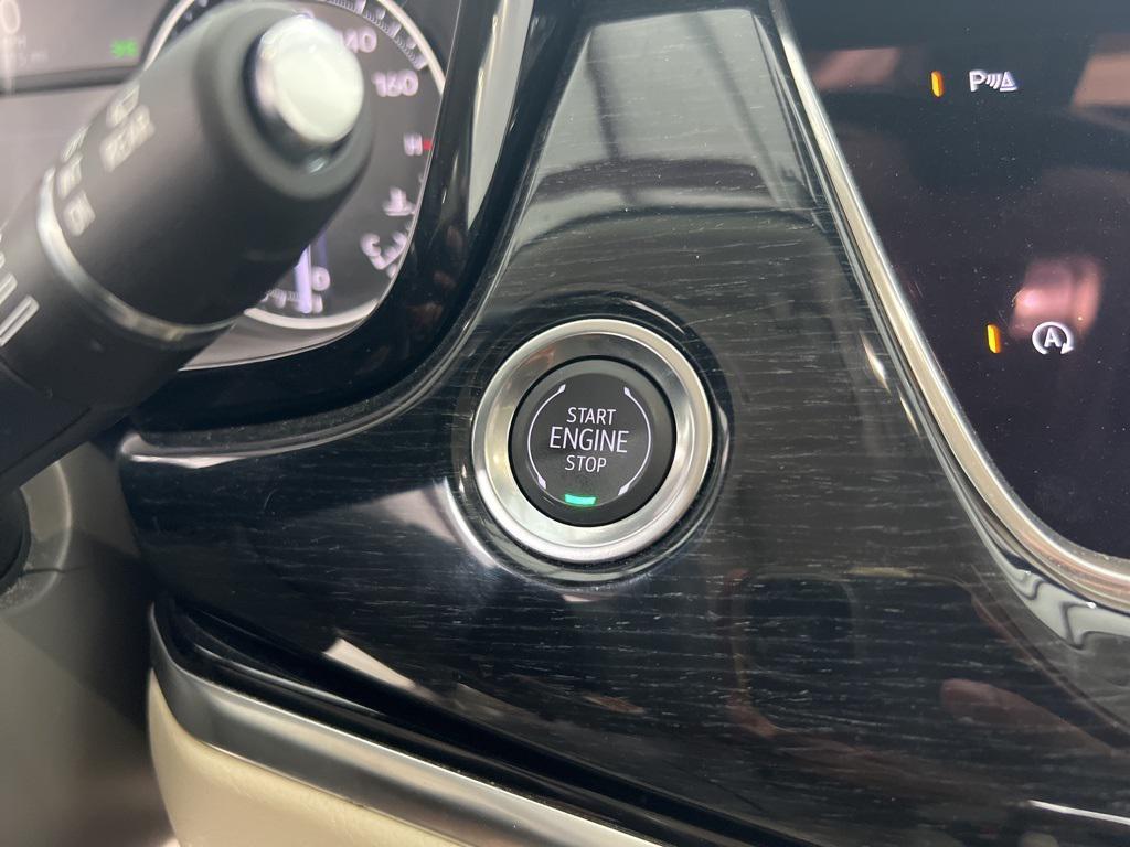 used 2025 Cadillac XT6 car, priced at $42,880