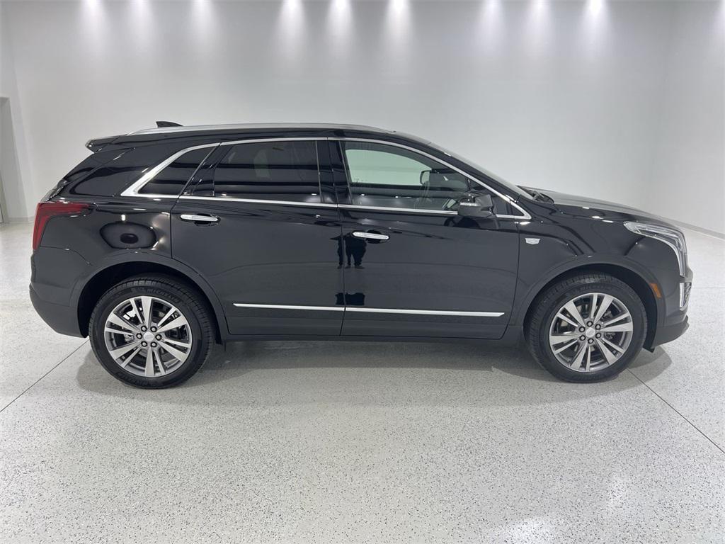 used 2025 Cadillac XT5 car, priced at $38,880