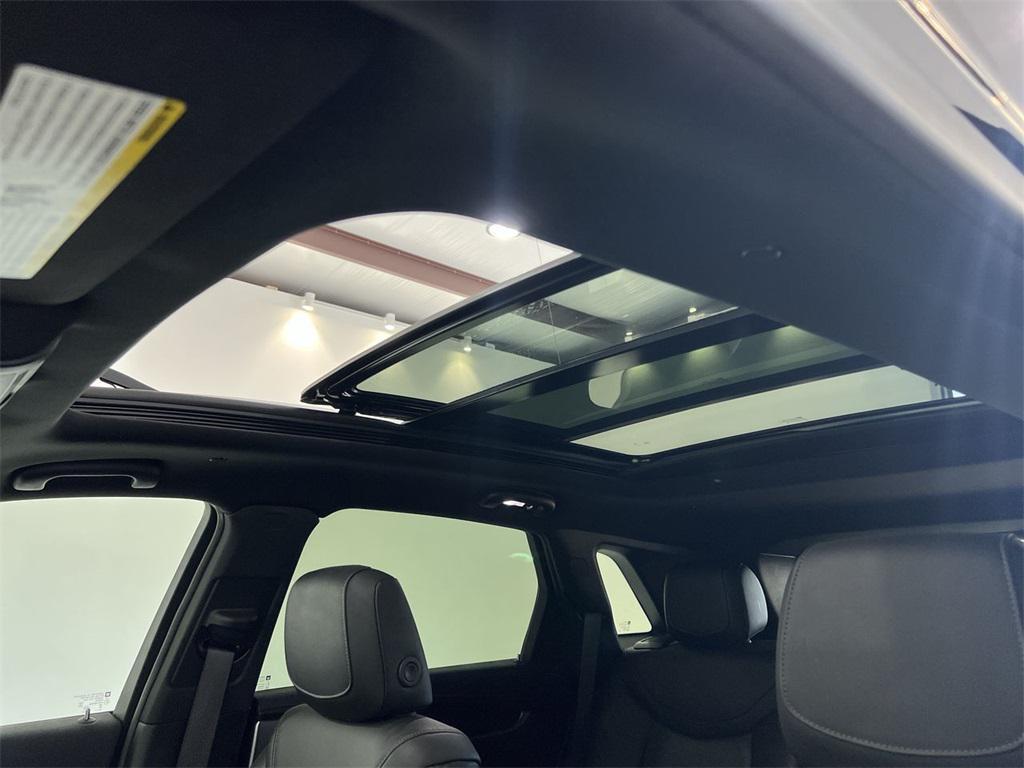 used 2025 Cadillac XT5 car, priced at $38,880