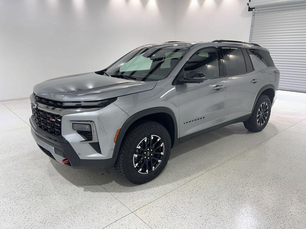 used 2024 Chevrolet Traverse car, priced at $44,998