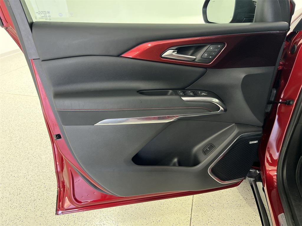 used 2024 Chevrolet Traverse car, priced at $47,990