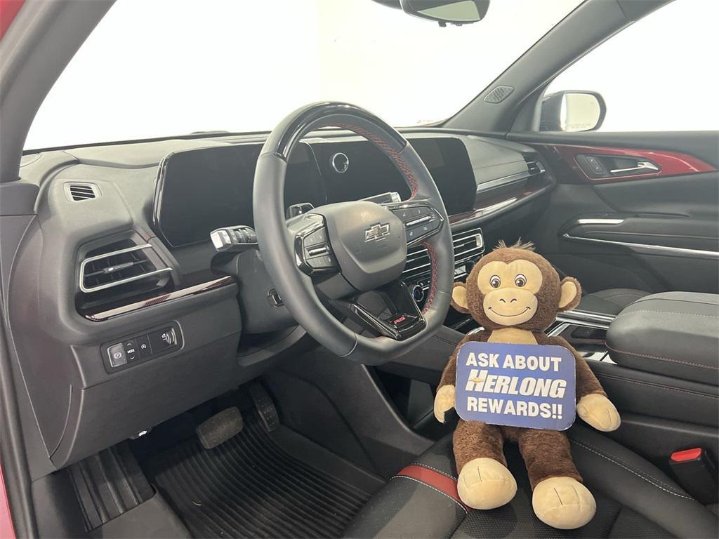 used 2024 Chevrolet Traverse car, priced at $47,990