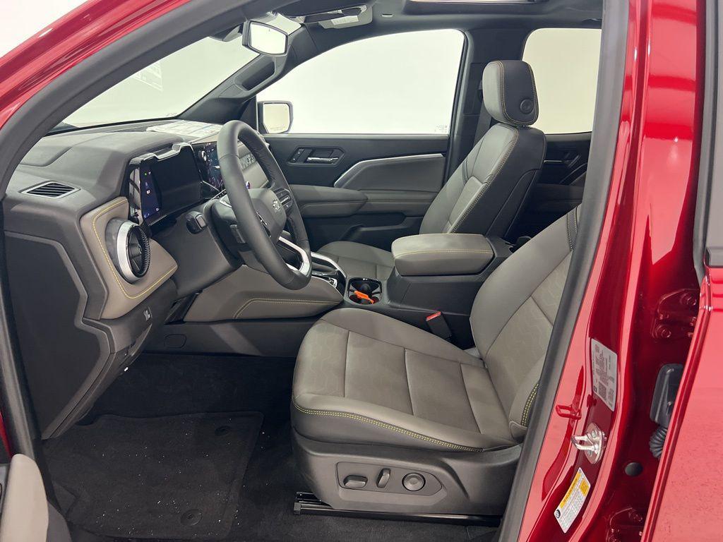 new 2025 Chevrolet Colorado car, priced at $56,555