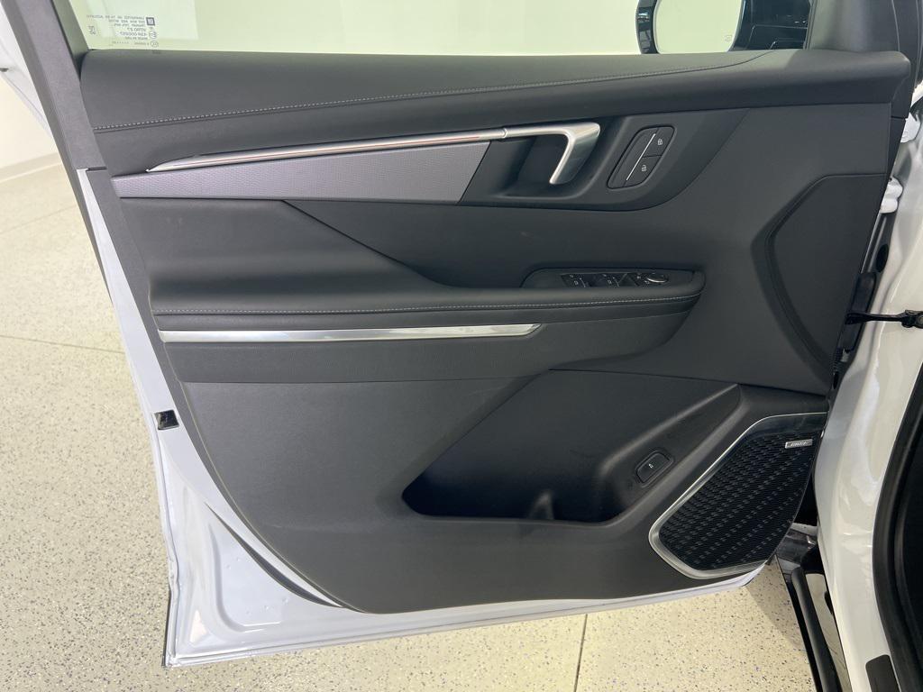 used 2025 Buick Enclave car, priced at $39,880