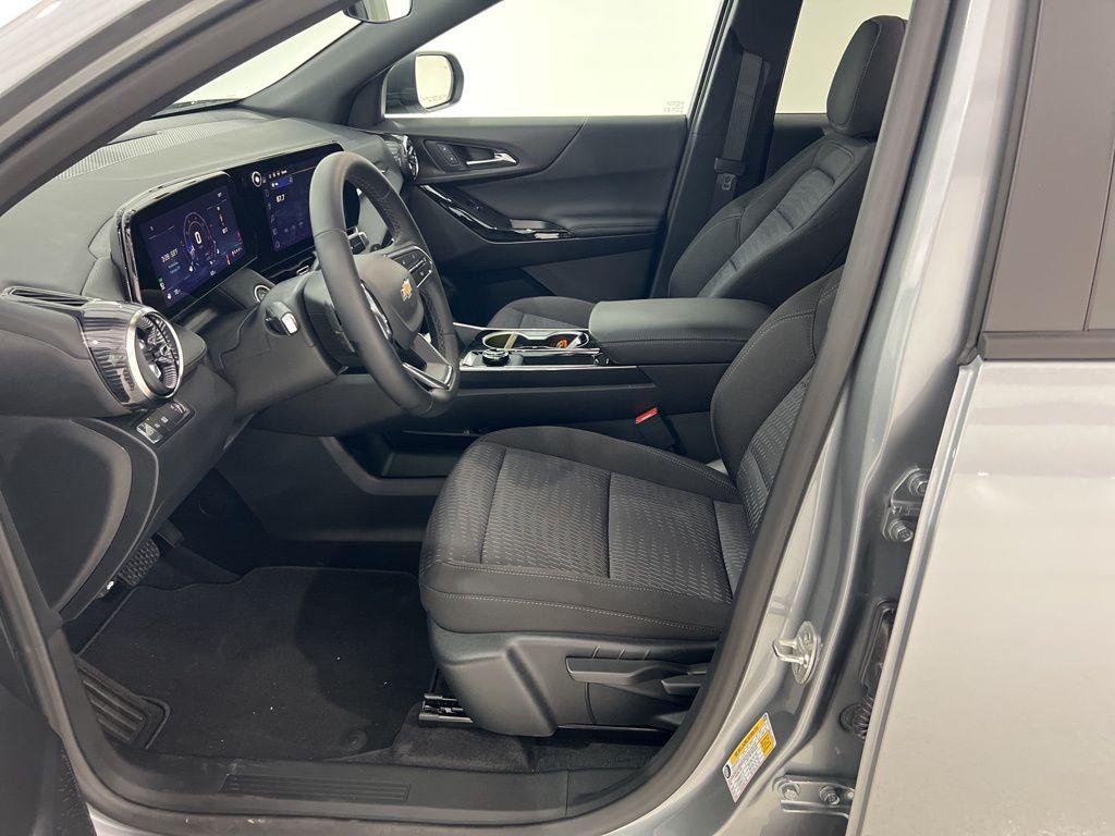 new 2026 Chevrolet Equinox car, priced at $30,206