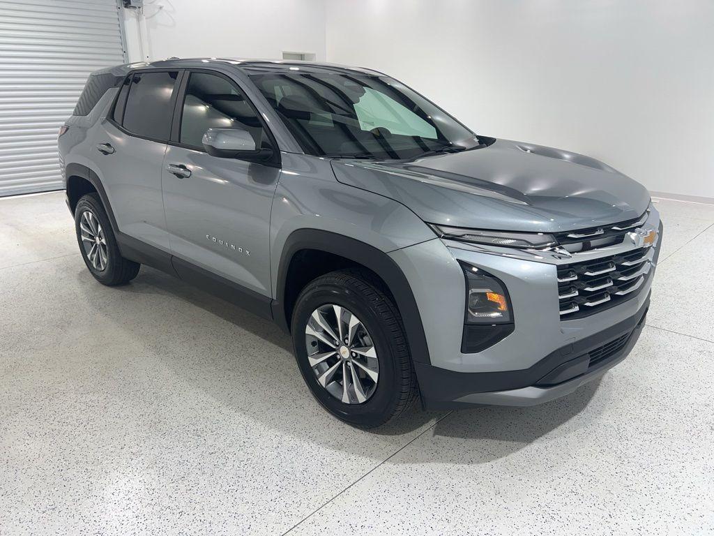 new 2026 Chevrolet Equinox car, priced at $30,206