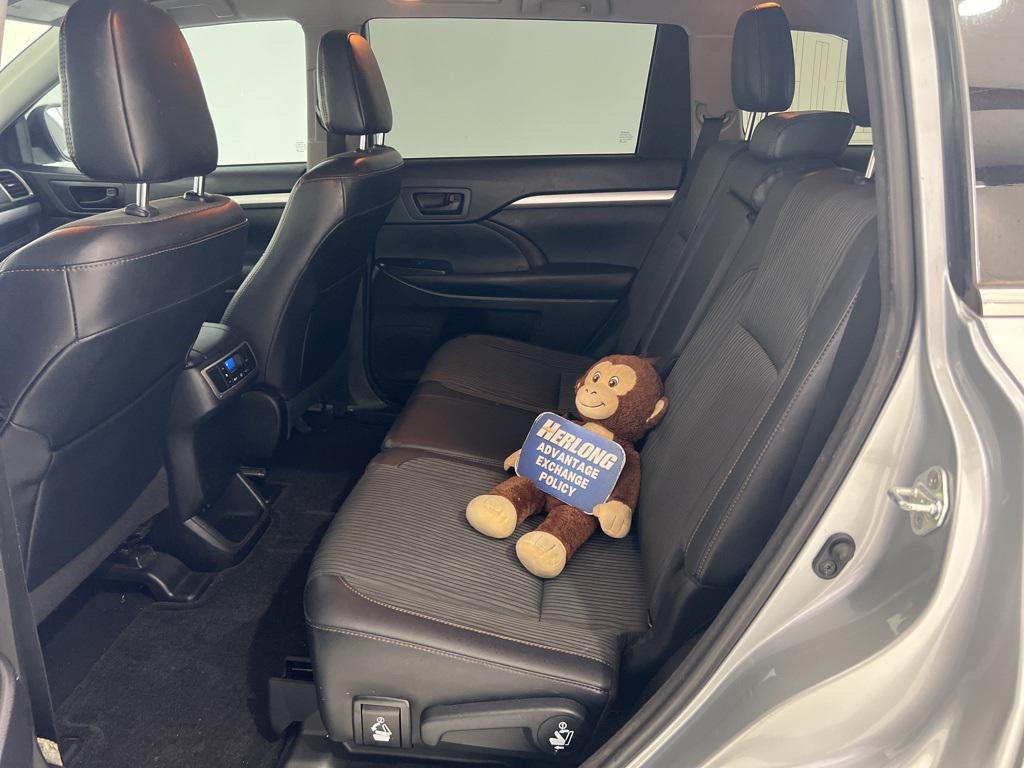 used 2018 Toyota Highlander car, priced at $21,880