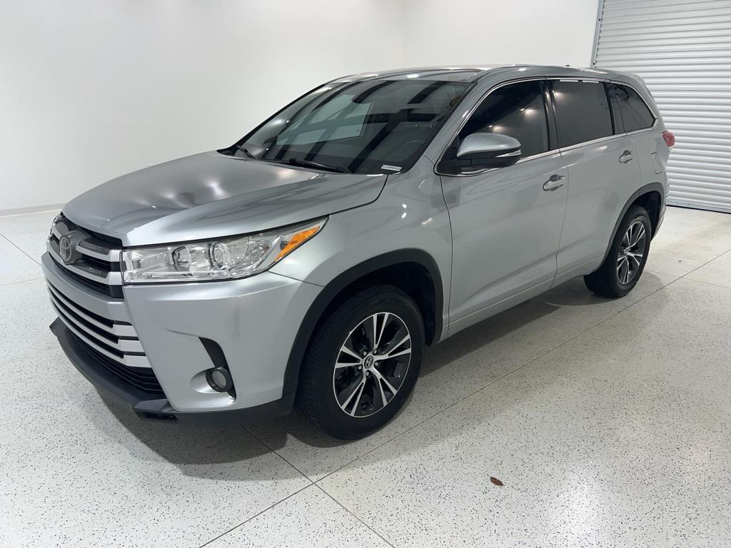 used 2018 Toyota Highlander car, priced at $21,880