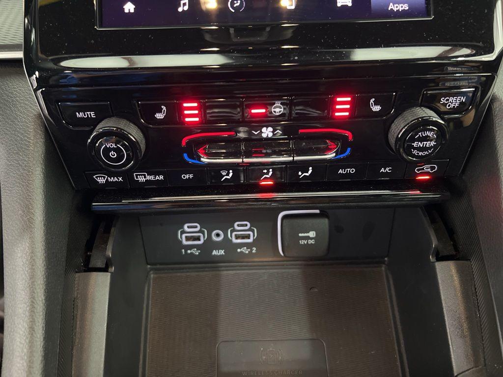 used 2025 Jeep Grand Cherokee car, priced at $36,880