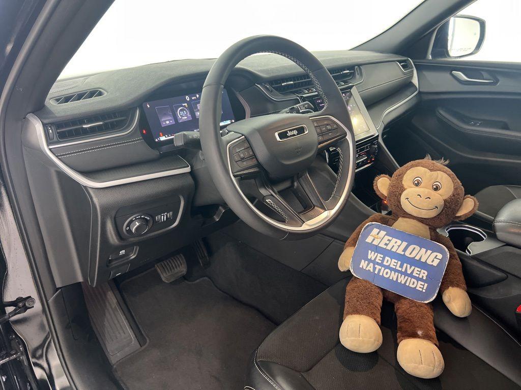 used 2025 Jeep Grand Cherokee car, priced at $36,880