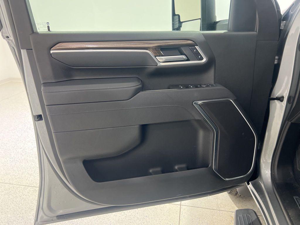 used 2025 Chevrolet Silverado 2500 car, priced at $56,427