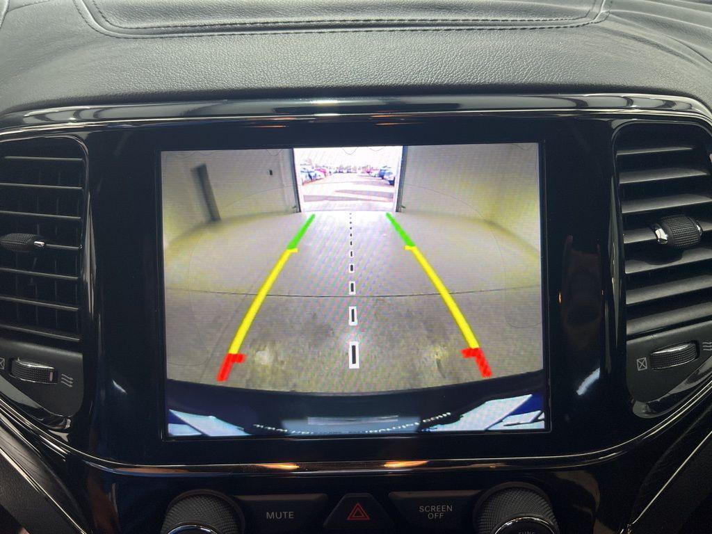 used 2021 Jeep Grand Cherokee car, priced at $22,580