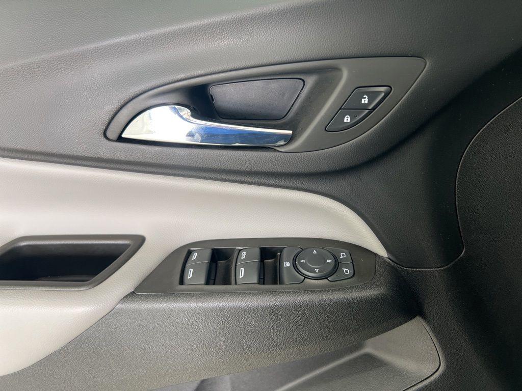 used 2023 Chevrolet Equinox car, priced at $21,880