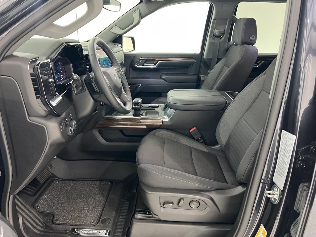 new 2024 Chevrolet Silverado 1500 car, priced at $52,880
