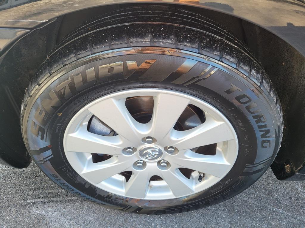 used 2009 Toyota Camry Hybrid car, priced at $7,500