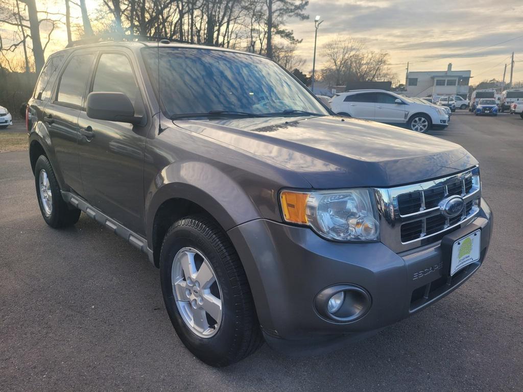 used 2010 Ford Escape car, priced at $5,000