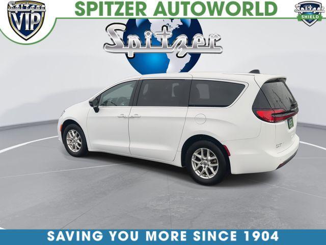 used 2025 Chrysler Pacifica car, priced at $28,735