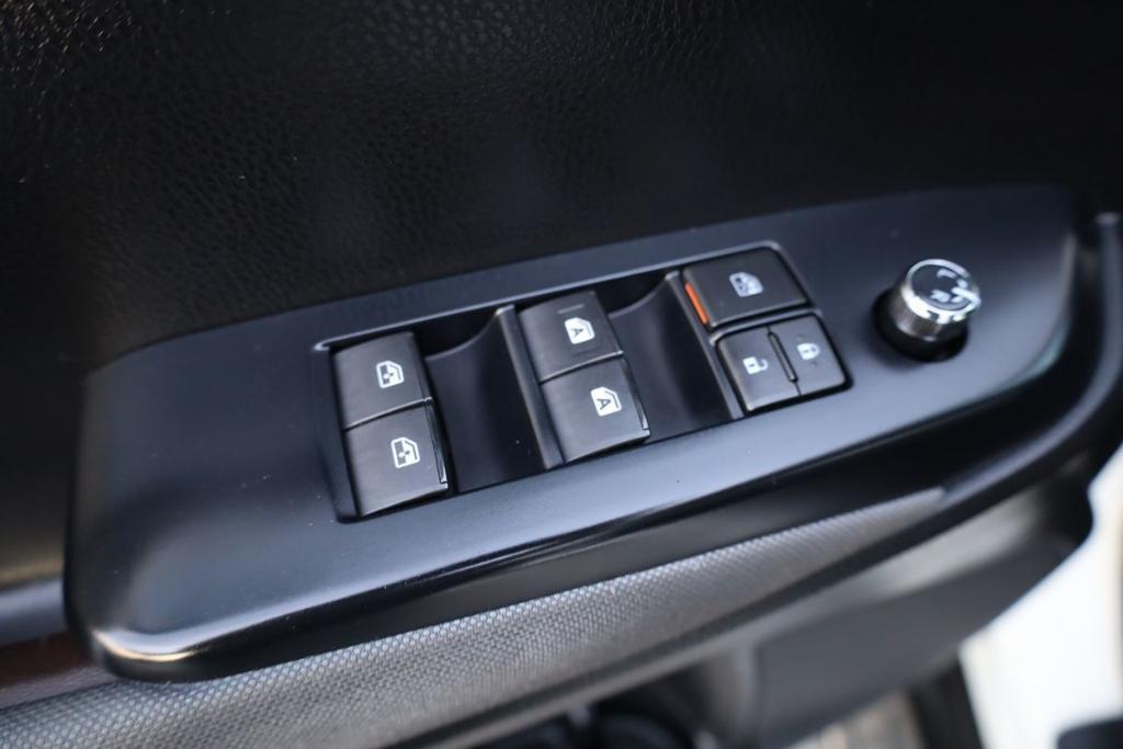 used 2017 Toyota Highlander car, priced at $18,995