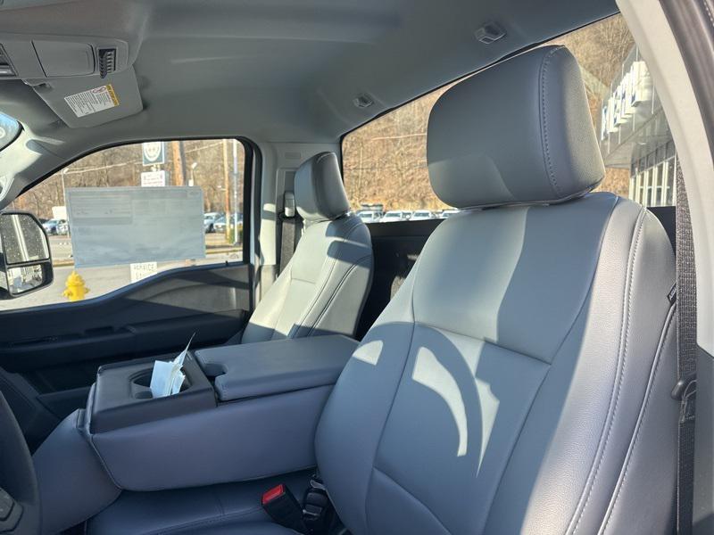 new 2025 Ford F-250 car, priced at $54,661