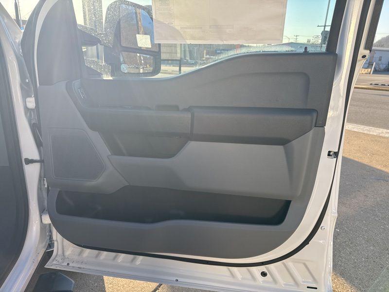 new 2025 Ford F-250 car, priced at $52,004