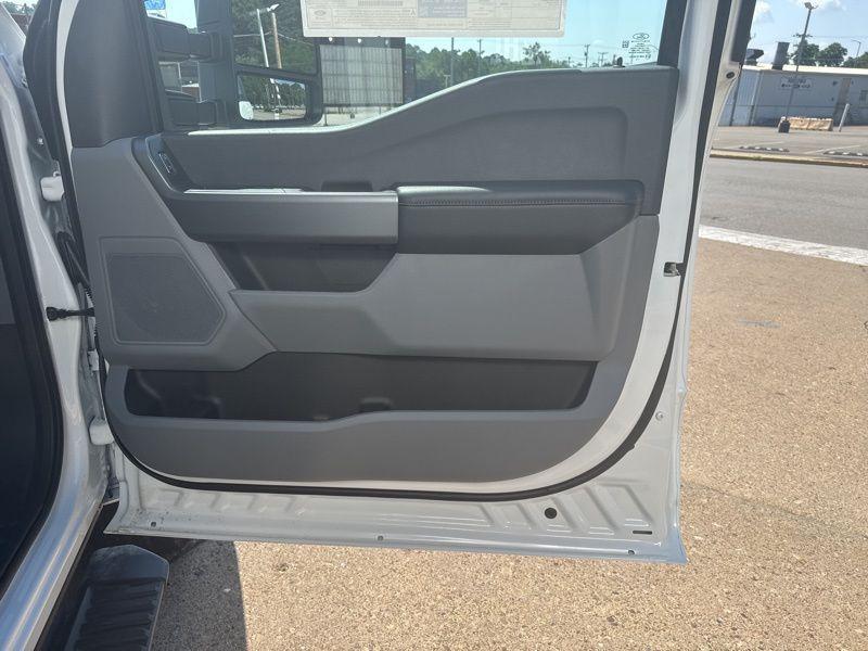 new 2025 Ford F-350 car, priced at $50,149