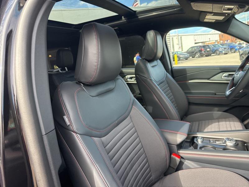 new 2025 Ford Explorer car, priced at $49,932