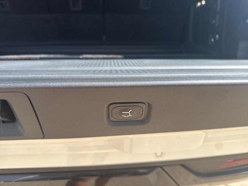 new 2025 Ford Expedition car, priced at $82,856