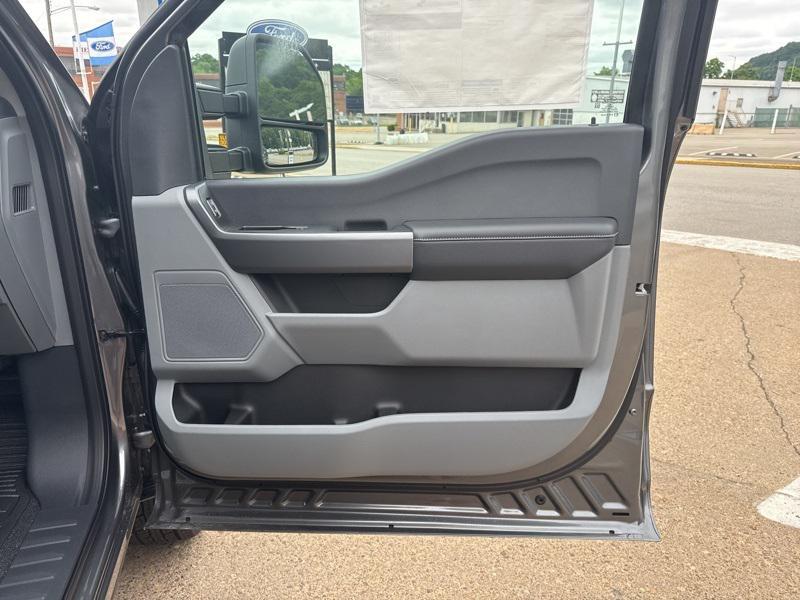 new 2025 Ford F-350 car, priced at $48,262