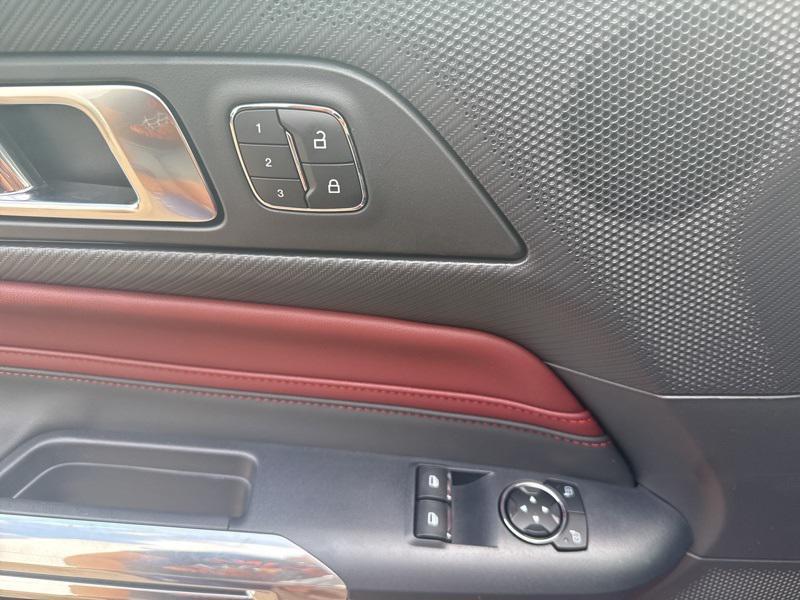 new 2025 Ford Mustang car, priced at $40,271