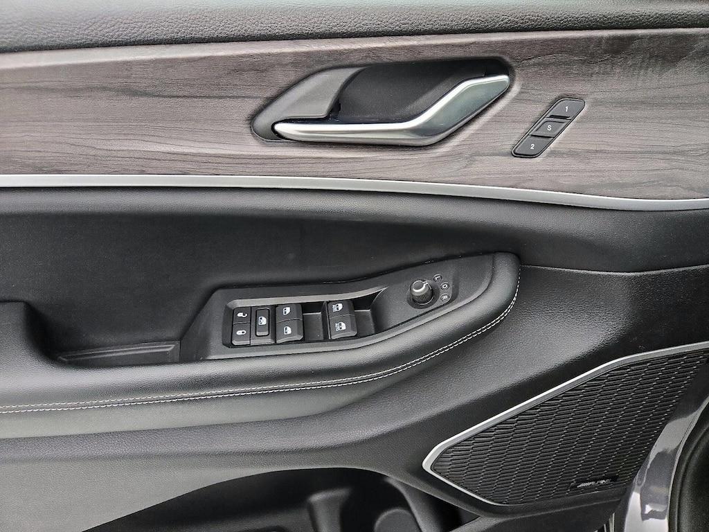 used 2022 Jeep Grand Cherokee car, priced at $29,998