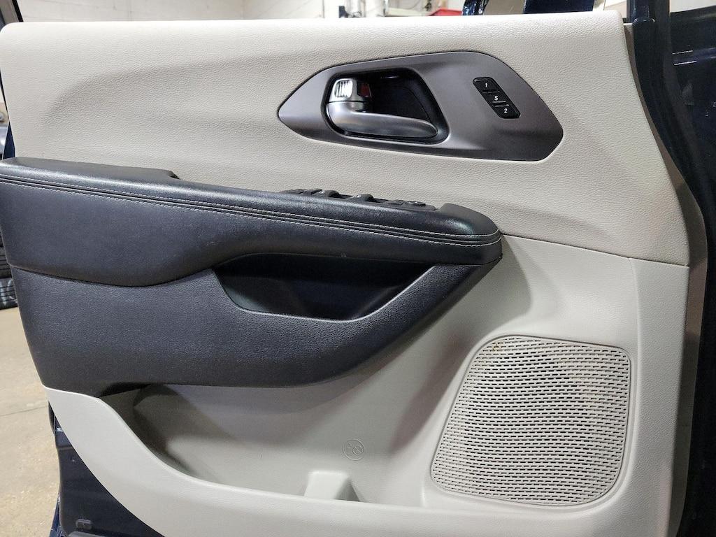 used 2022 Chrysler Pacifica car, priced at $24,998