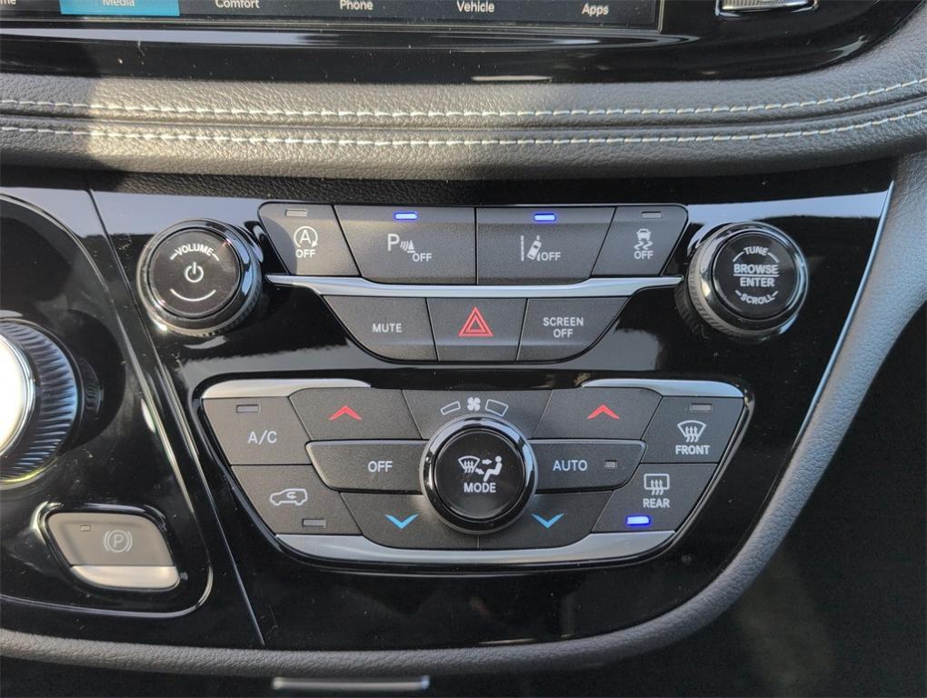 new 2026 Chrysler Pacifica car, priced at $38,693