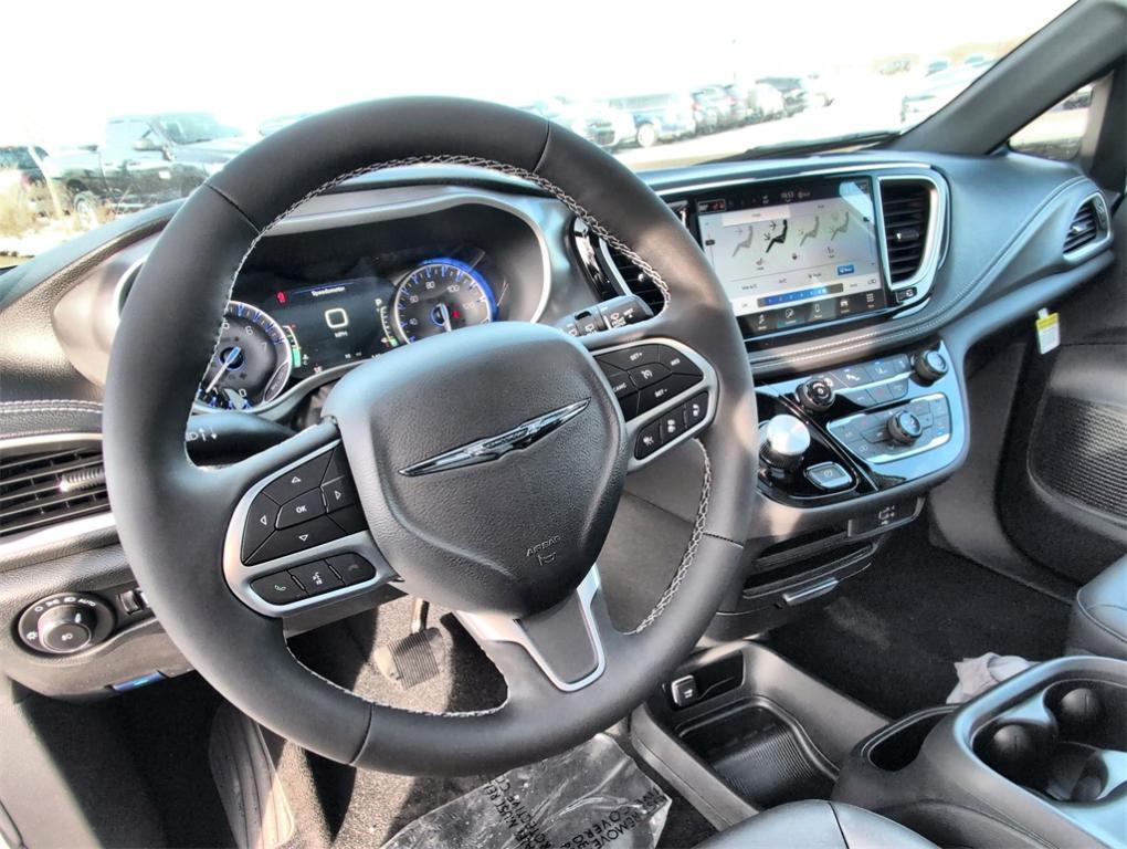 new 2026 Chrysler Pacifica car, priced at $38,693