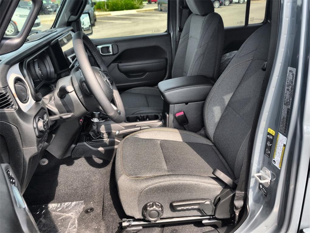 new 2025 Jeep Gladiator car, priced at $40,580