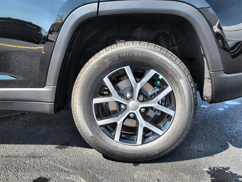 new 2025 Jeep Grand Cherokee car, priced at $43,383