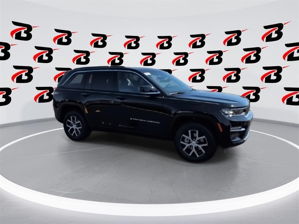 new 2025 Jeep Grand Cherokee car, priced at $43,383