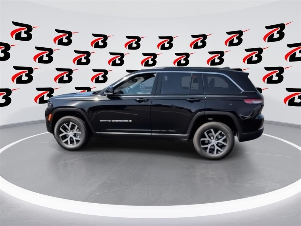 new 2025 Jeep Grand Cherokee car, priced at $43,383
