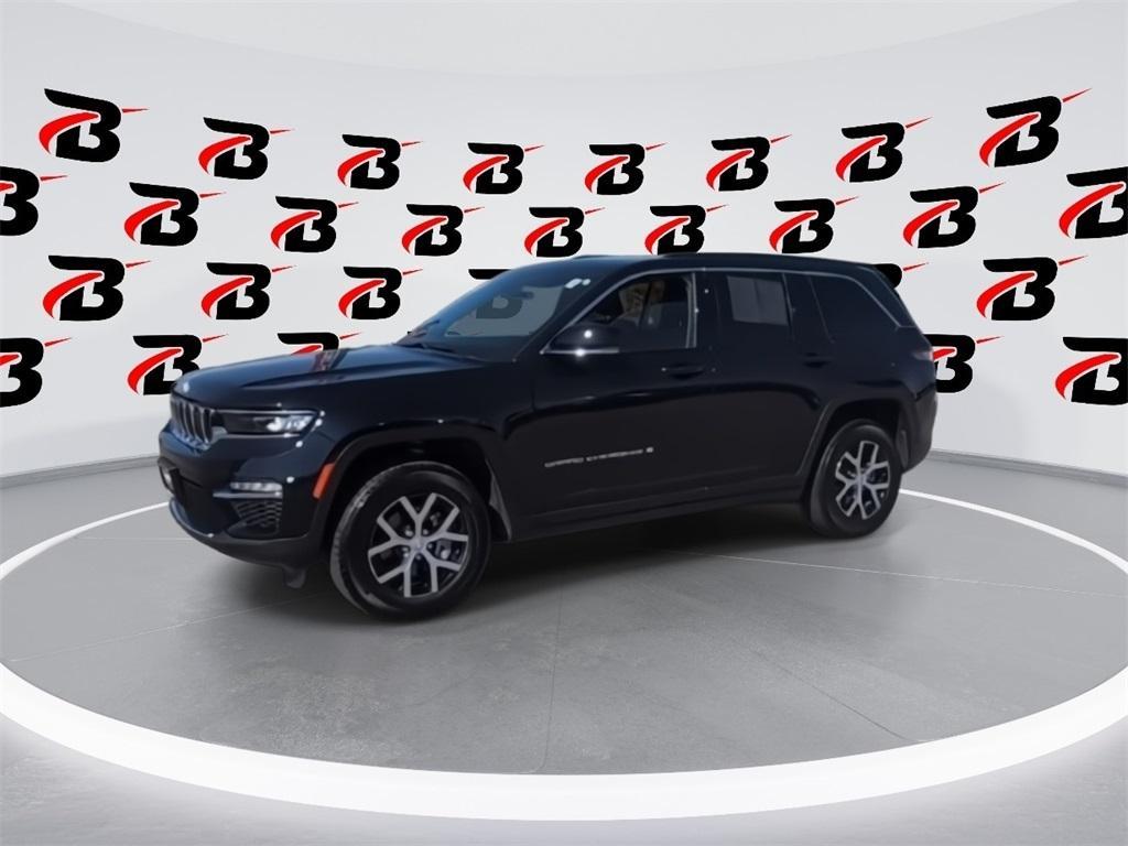 used 2024 Jeep Grand Cherokee car, priced at $35,900