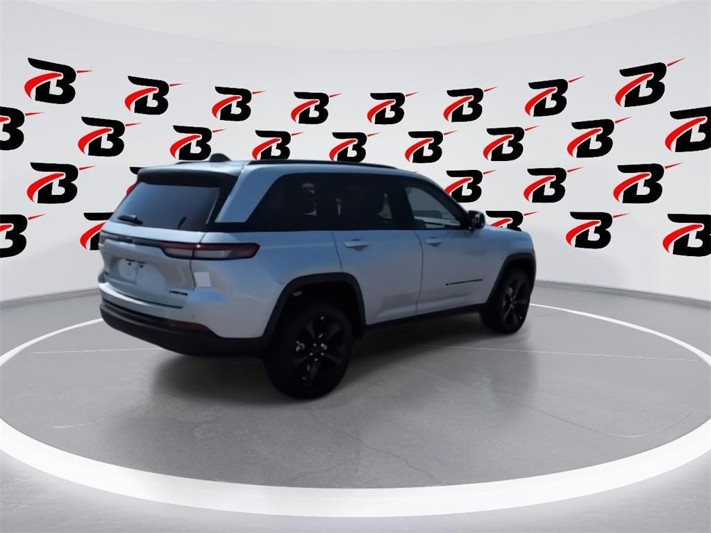 new 2025 Jeep Grand Cherokee car, priced at $41,979