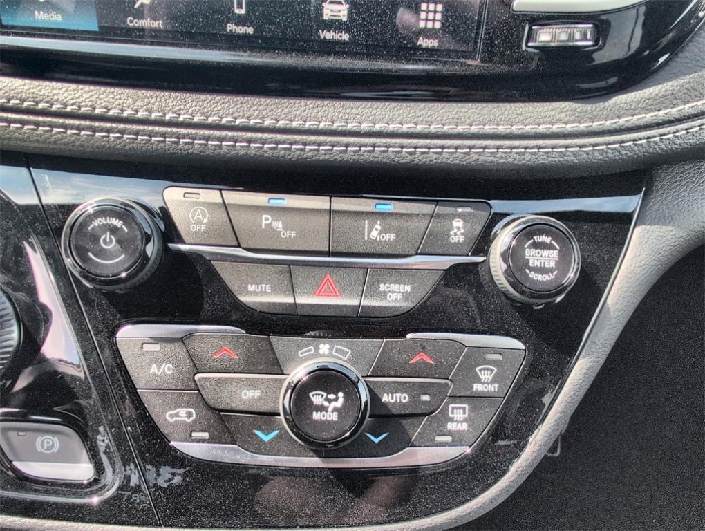 new 2026 Chrysler Pacifica car, priced at $43,401