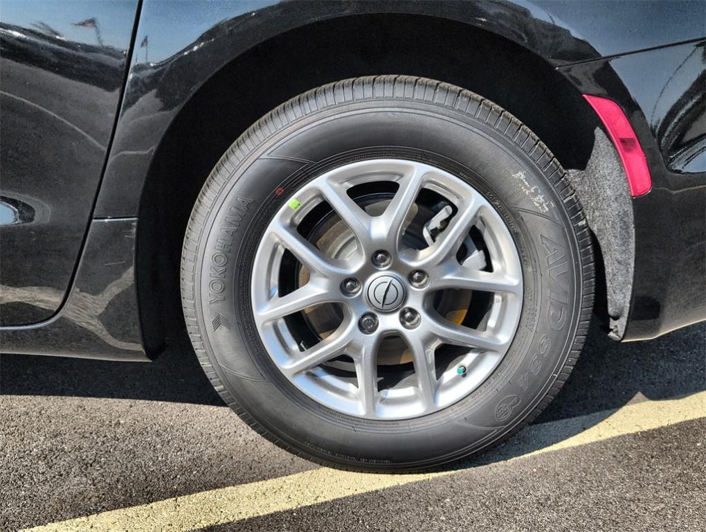 new 2026 Chrysler Pacifica car, priced at $43,401