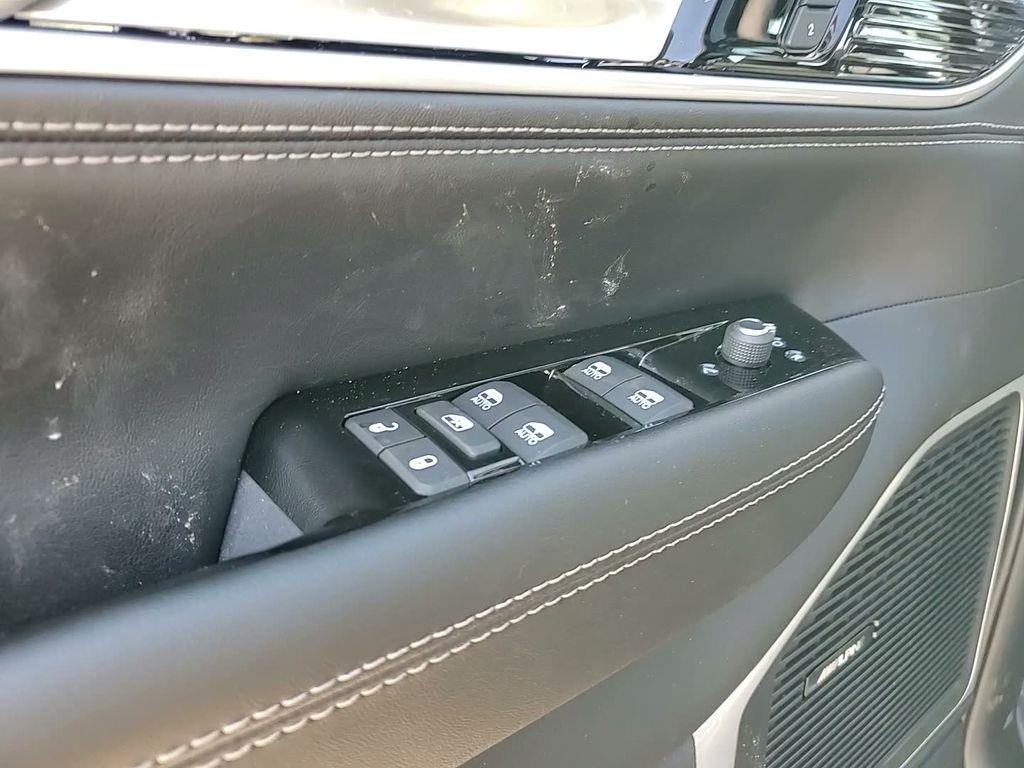 new 2026 Jeep Grand Wagoneer L car, priced at $73,723