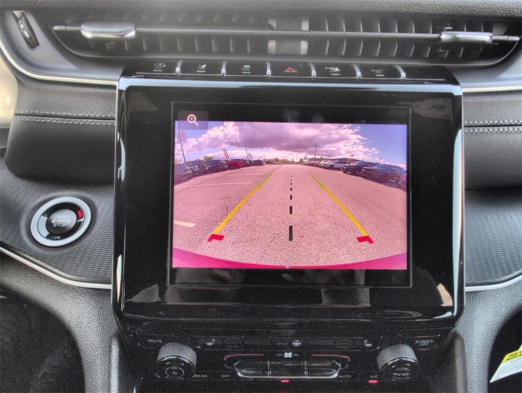 new 2025 Jeep Grand Cherokee car, priced at $38,999