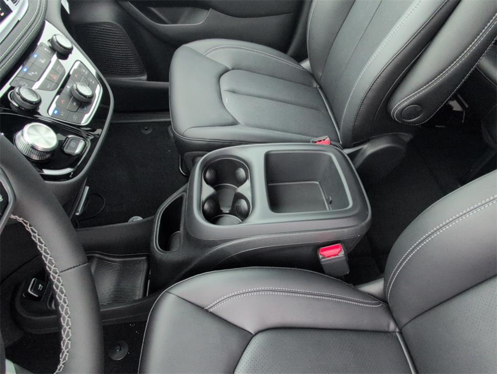 new 2026 Chrysler Pacifica car, priced at $41,094