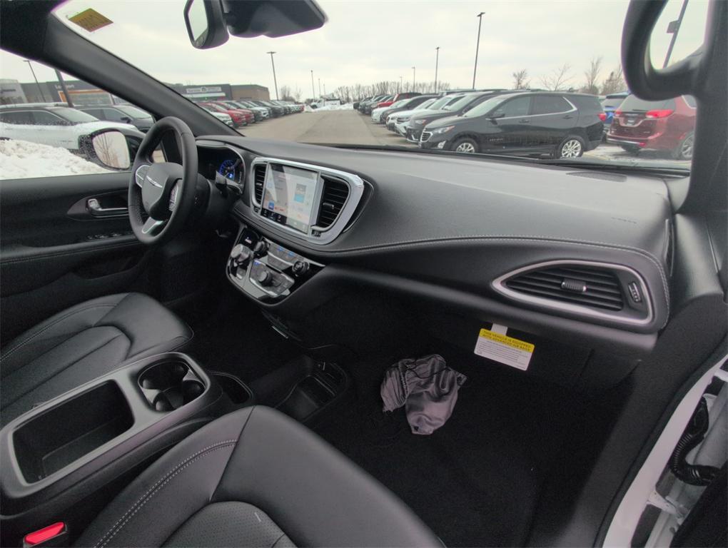 new 2026 Chrysler Pacifica car, priced at $41,094