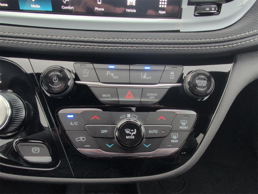 new 2026 Chrysler Pacifica car, priced at $41,094