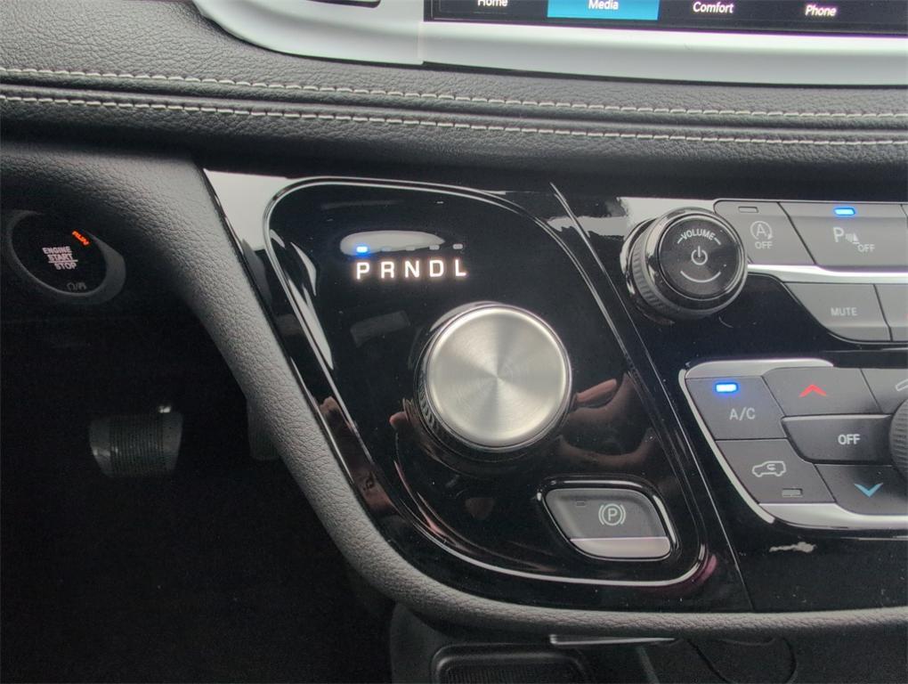 new 2026 Chrysler Pacifica car, priced at $39,275