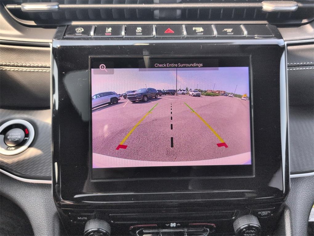 new 2025 Jeep Grand Cherokee car, priced at $31,998